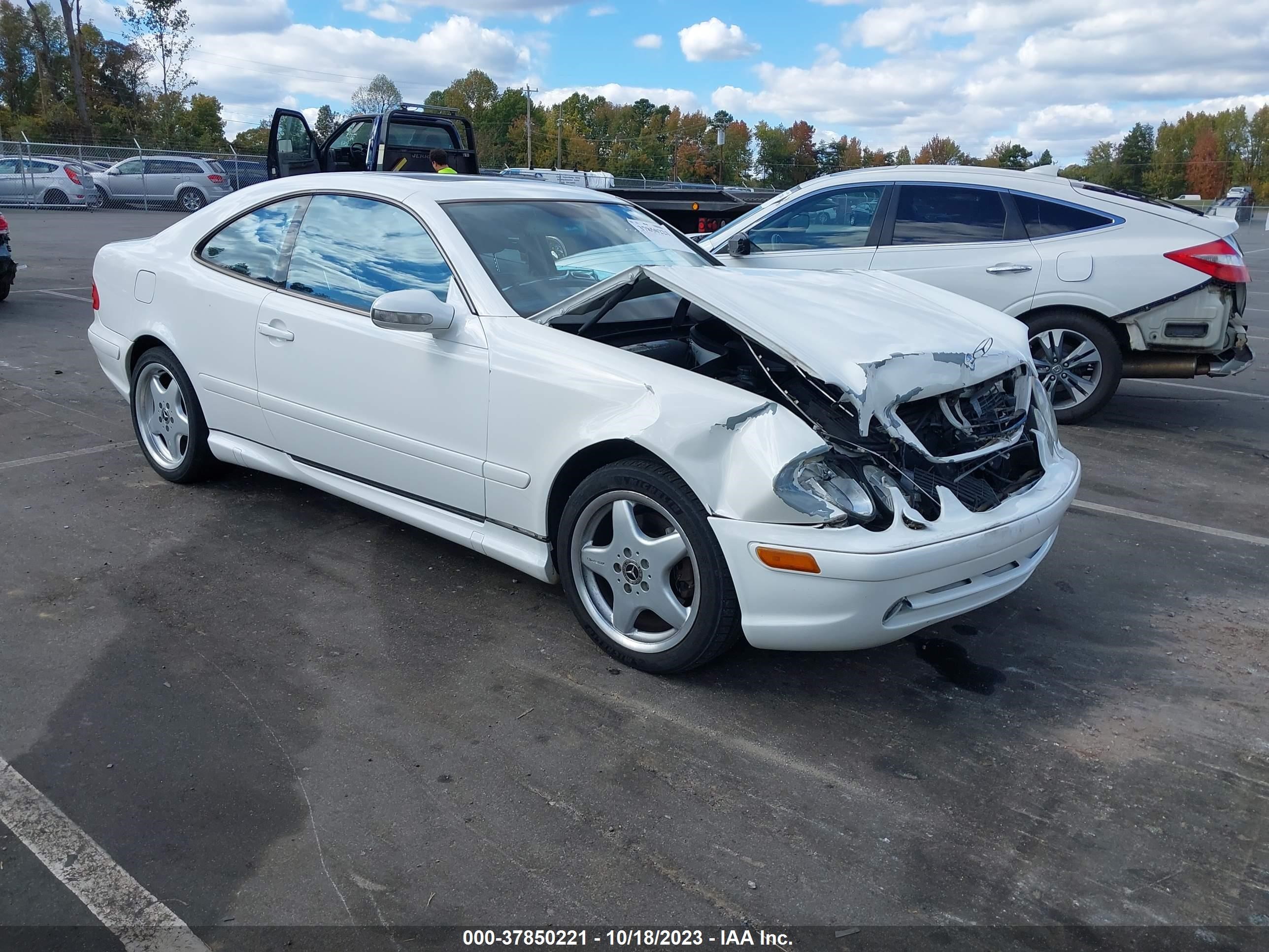 MERCEDES-BENZ CLK-KLASSE 2000 wdblj70g6yf153408