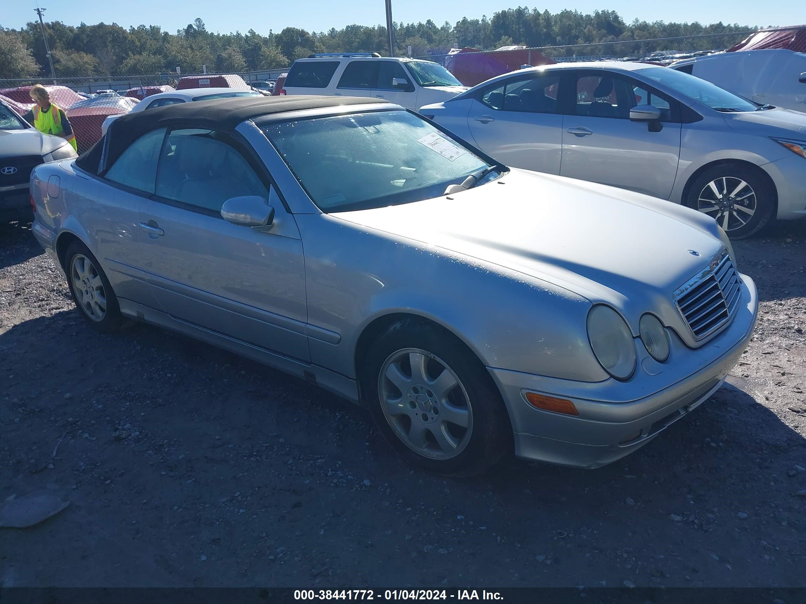 MERCEDES-BENZ CLK-KLASSE 2003 wdblk65g03t136002