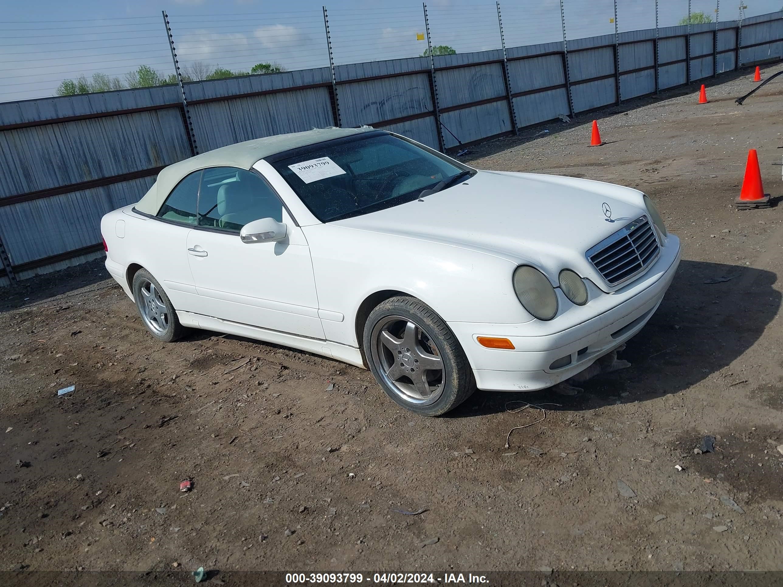 MERCEDES-BENZ CLK-KLASSE 2001 wdblk65g31t086645