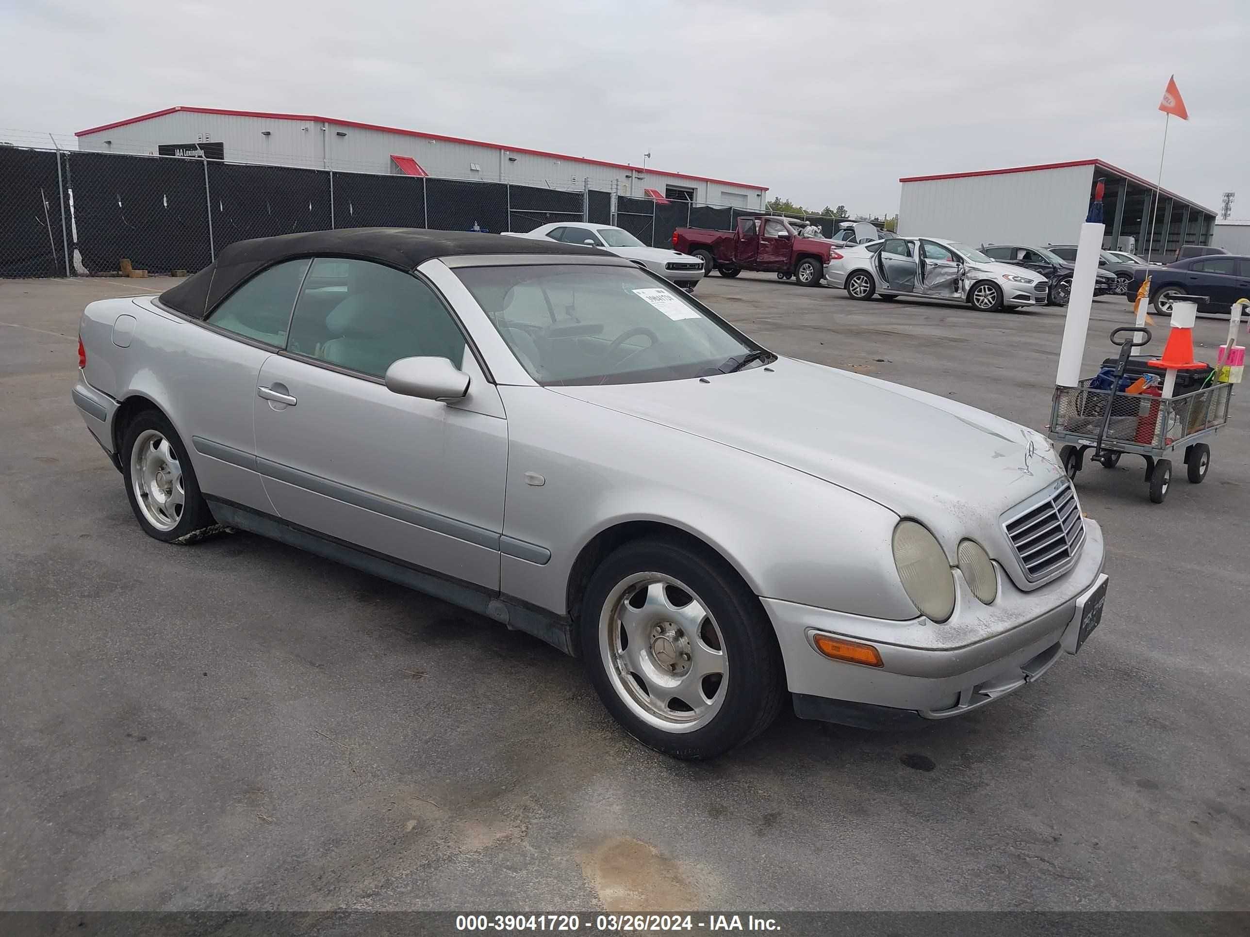 MERCEDES-BENZ CLK-KLASSE 1999 wdblk65g4xt012899