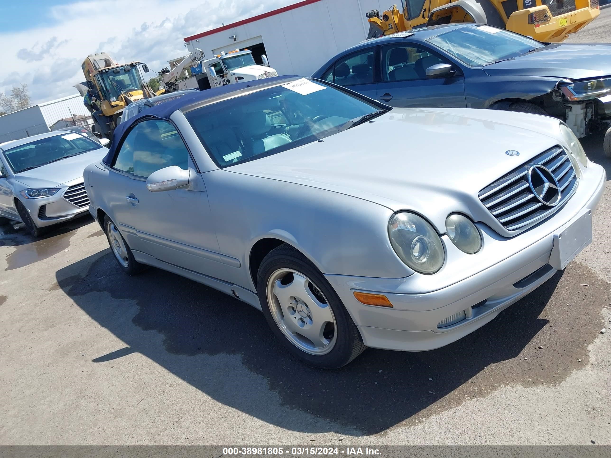 MERCEDES-BENZ CLK-KLASSE 2001 wdblk65g91t072281