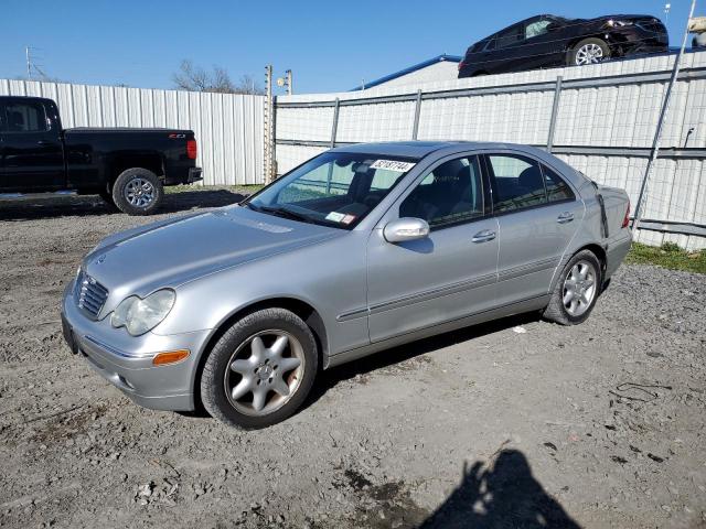 MERCEDES-BENZ C-CLASS 2004 wdbrf61j14e016473