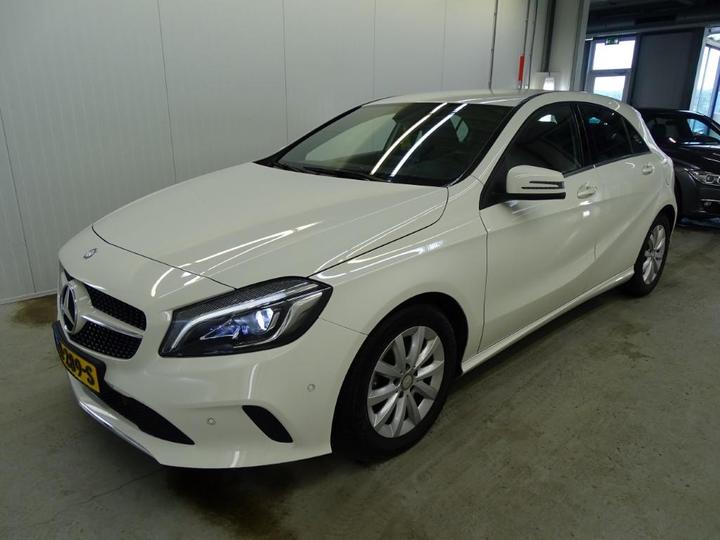 MERCEDES-BENZ A180 2015 wdd1760121j416181