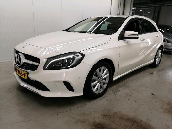 MERCEDES-BENZ A180 2017 wdd1760121j574003