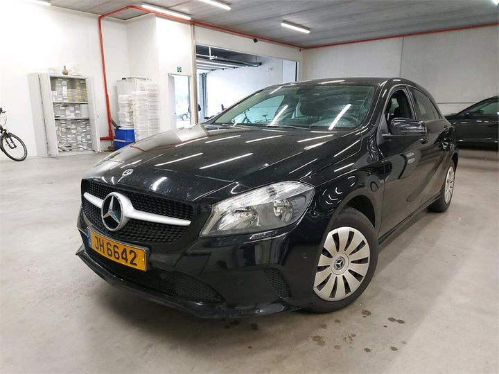 MERCEDES-BENZ A 2018 wdd1760121j745574