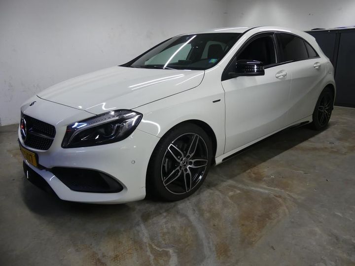 MERCEDES-BENZ A 2017 wdd1760431j695369