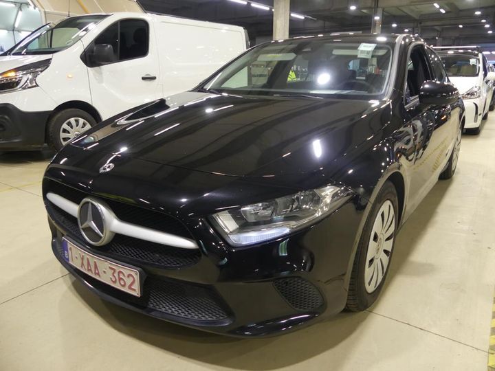 MERCEDES-BENZ A 2019 wdd1770031j139360