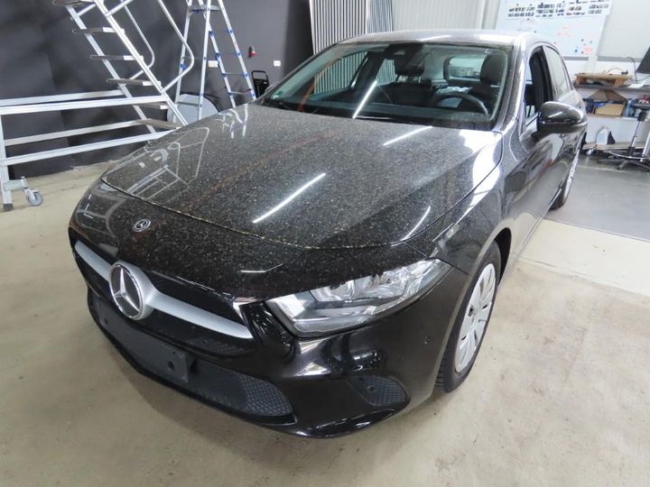 MERCEDES-BENZ A 2019 wdd1770031j157955