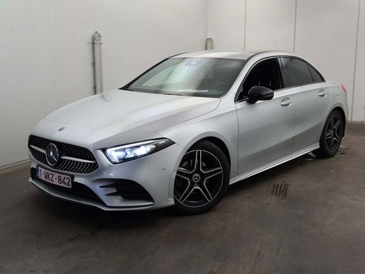 MERCEDES-BENZ A 2019 wdd1771031j114183