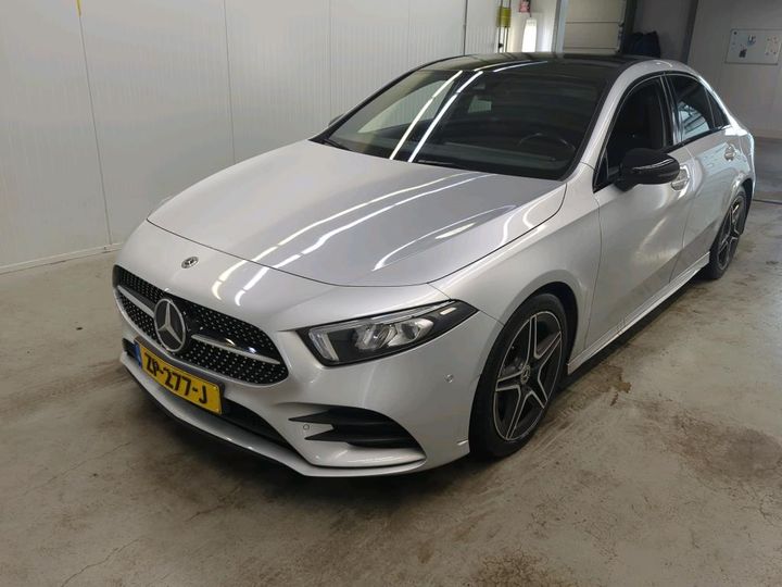 MERCEDES-BENZ A180 2019 wdd1771031j114559