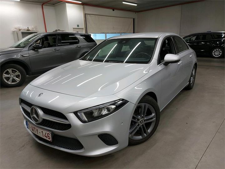 MERCEDES-BENZ A BERLINE 2019 wdd1771031j135026