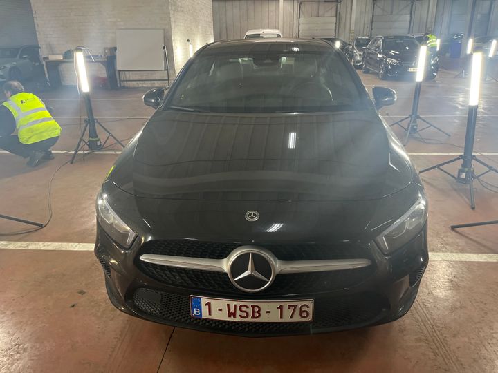 MERCEDES-BENZ A-CLASS BERLINE '18 2019 wdd1771031w008052