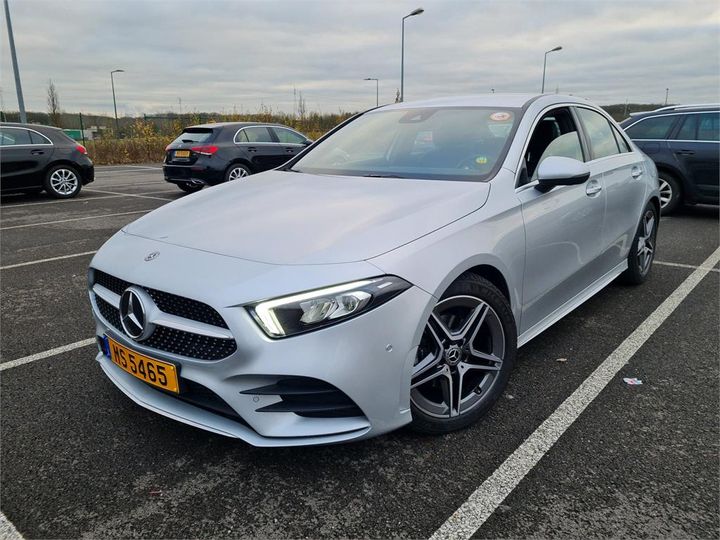 MERCEDES-BENZ A 2019 wdd1771871j136786