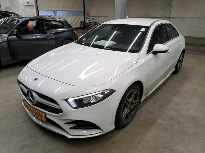 MERCEDES-BENZ A 2019 wdd1771871j149458