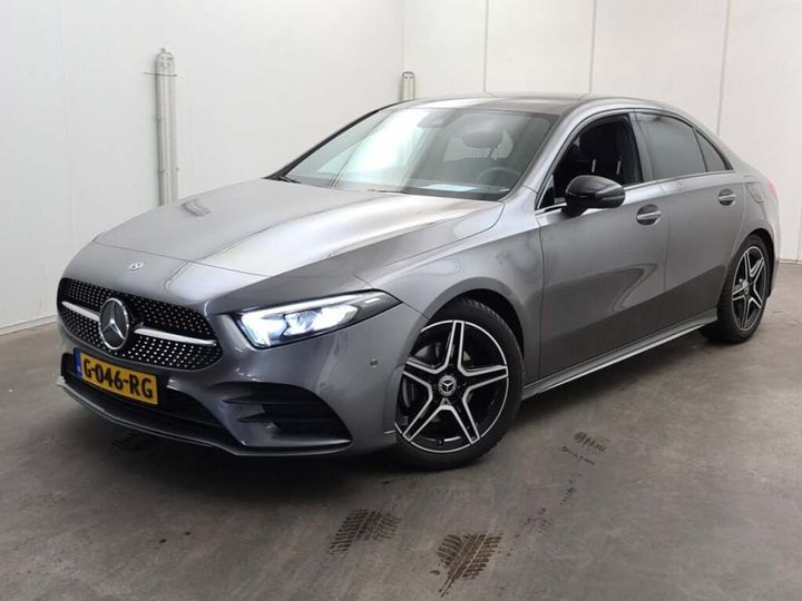 MERCEDES-BENZ A-KLASSE 2019 wdd1771871j168520