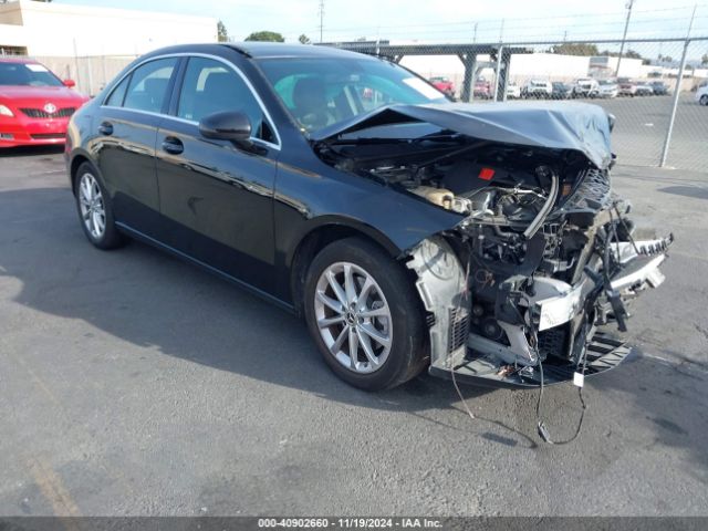 MERCEDES-BENZ A 220 2019 wdd3g4eb8kw021243