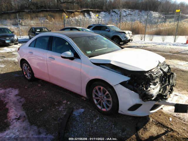 MERCEDES-BENZ A-CLASS 2019 wdd3g4fb5kw000851