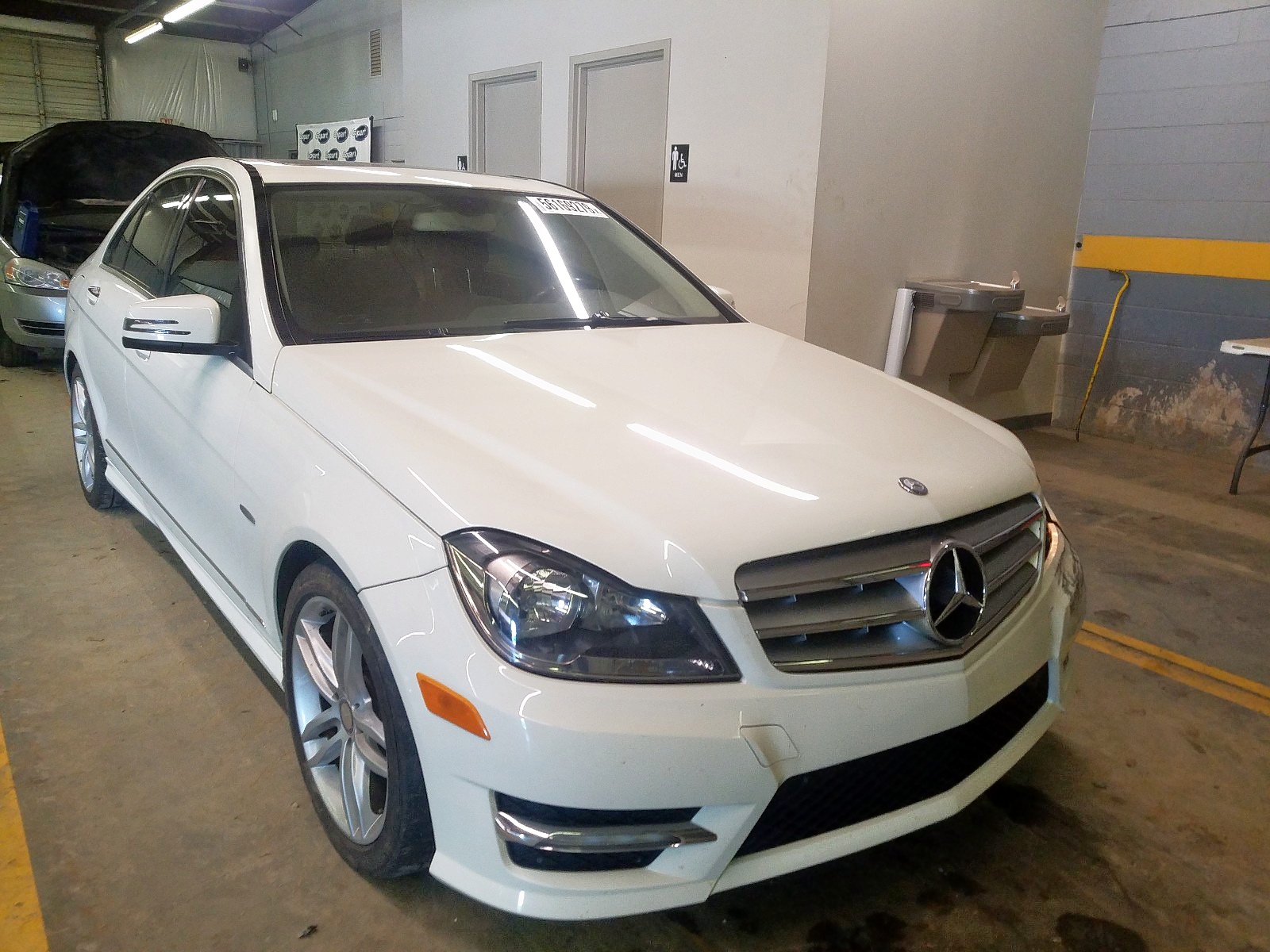 MERCEDES-BENZ C 250 2012 wddgf4hb0ca677192