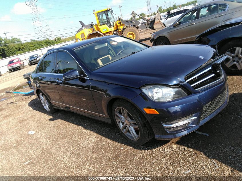 MERCEDES-BENZ C-KLASSE 2014 wddgf4hb2ea908418