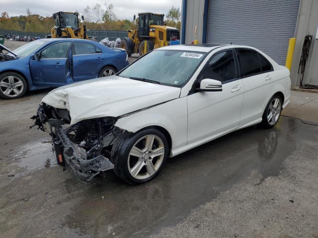 MERCEDES-BENZ C 300 2010 wddgf5eb1ar129176