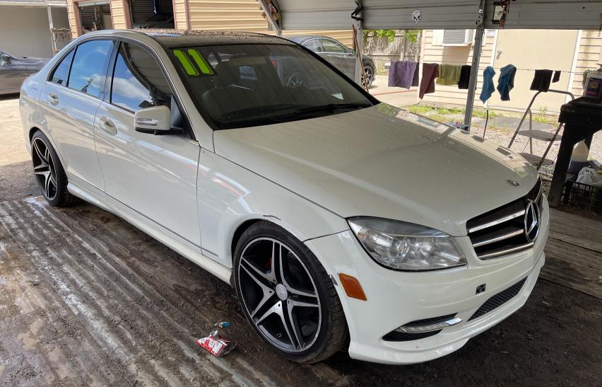 MERCEDES-BENZ C 300 2011 wddgf5eb1ba517265