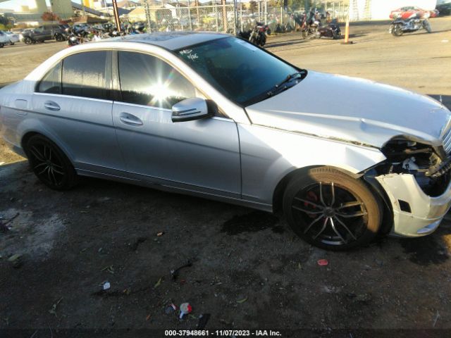 MERCEDES-BENZ C 300 2011 wddgf5eb6ba520212