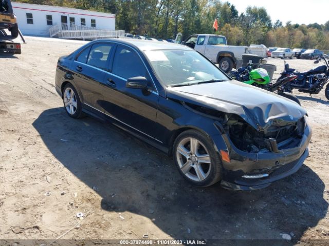 MERCEDES-BENZ C 300 2011 wddgf5eb7br136442