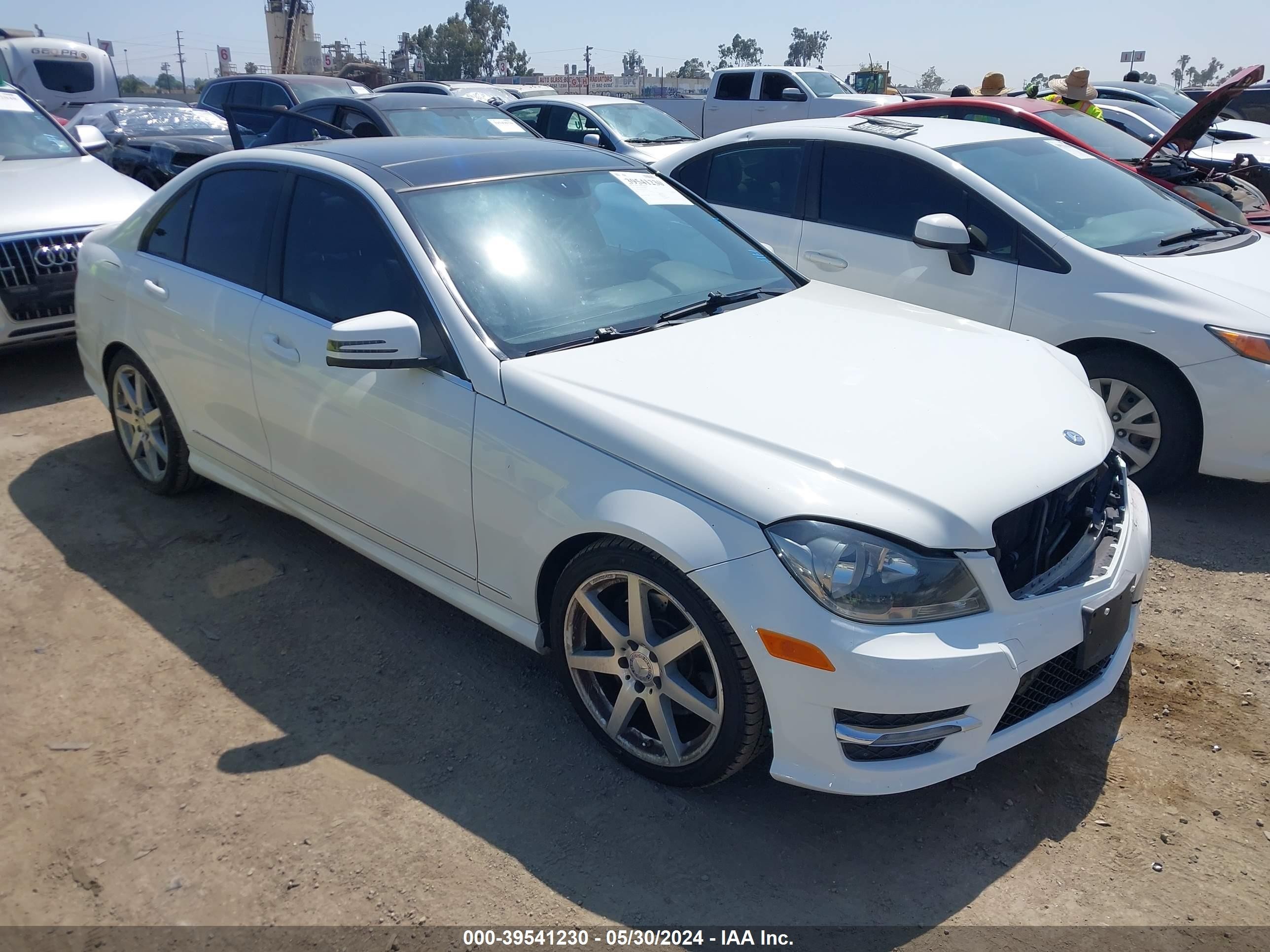 MERCEDES-BENZ NULL 2013 wddgf5hb0da754442