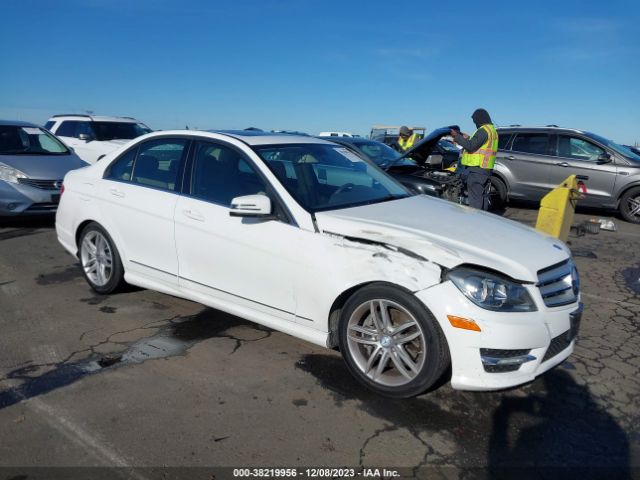 MERCEDES-BENZ C 300 2013 wddgf8ab1da749441