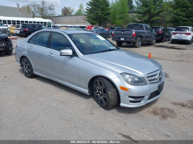 MERCEDES-BENZ C 300 2013 wddgf8ab1dr282412