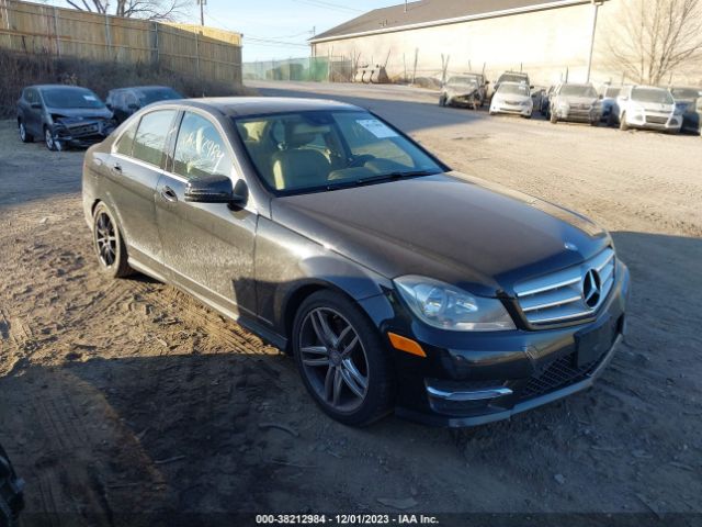 MERCEDES-BENZ C 300 2013 wddgf8ab7dr301156