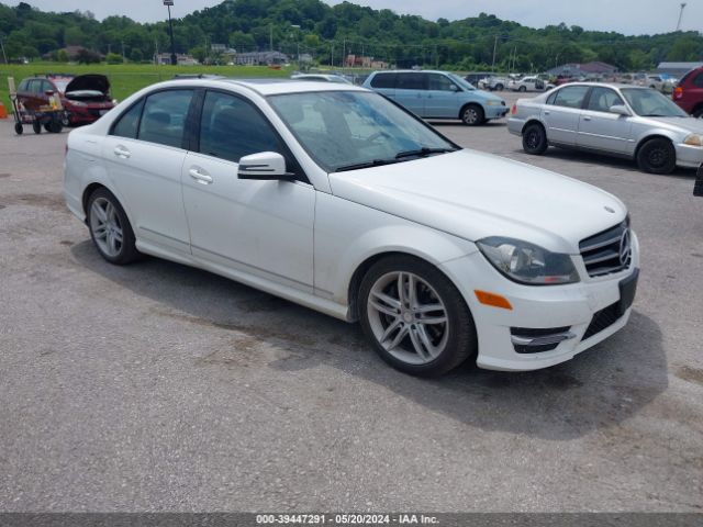 MERCEDES-BENZ C 300 2014 wddgf8ab7er321134