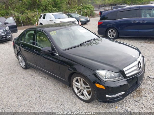 MERCEDES-BENZ C 300 2013 wddgf8ab8da841002