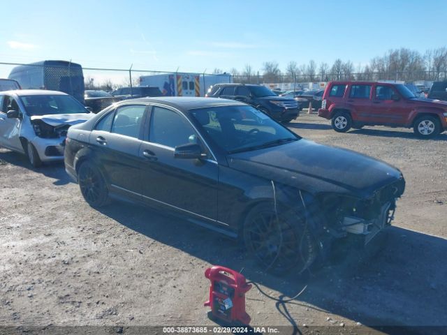 MERCEDES-BENZ C 300 2011 wddgf8bb1br182550