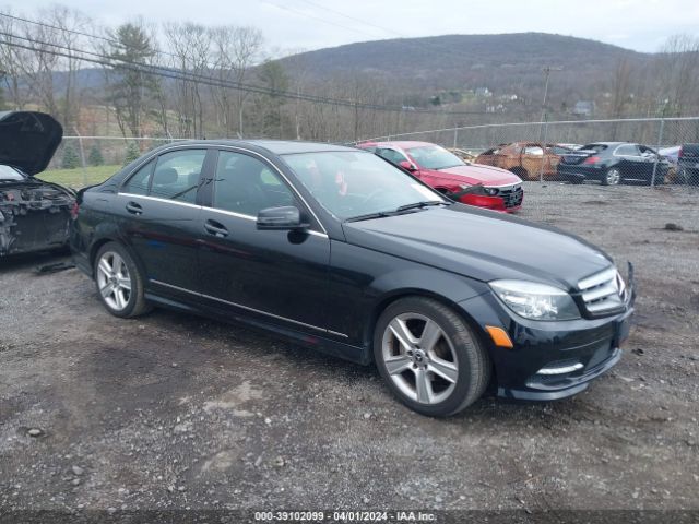 MERCEDES-BENZ C 300 2011 wddgf8bb2br183982