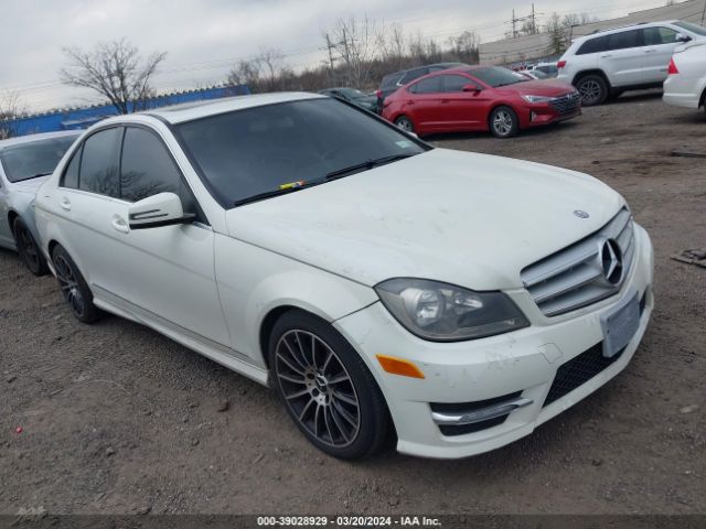 MERCEDES-BENZ C 300 2012 wddgf8bb2cr238786