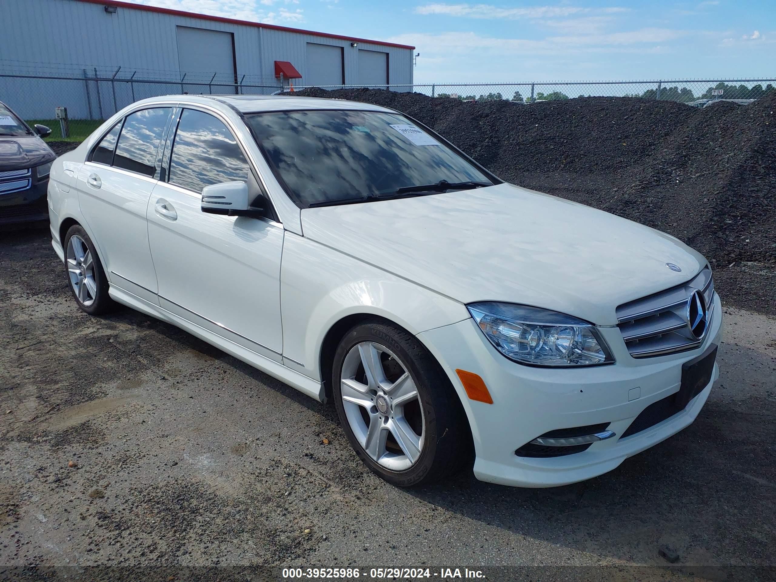 MERCEDES-BENZ C-KLASSE 2011 wddgf8bb3br154846