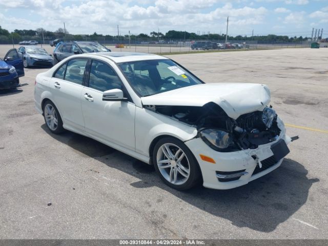 MERCEDES-BENZ C 300 2012 wddgf8bb4cr200735