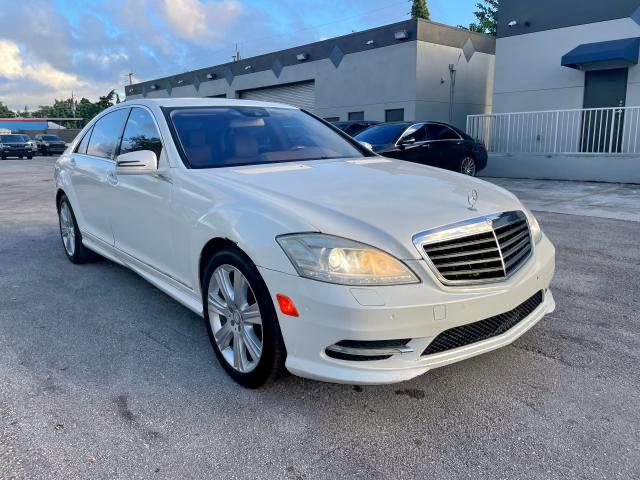 MERCEDES-BENZ S 550 2011 wddng7bb0ba376659