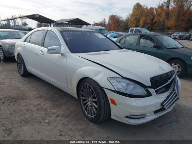 MERCEDES-BENZ S 550 2011 wddng8gb9ba387481