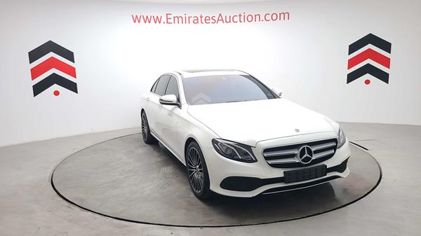 MERCEDES-BENZ E 300 2019 wddzf4jb1ka573201