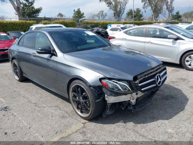 MERCEDES-BENZ E 300 2019 wddzf4jb7ka513469