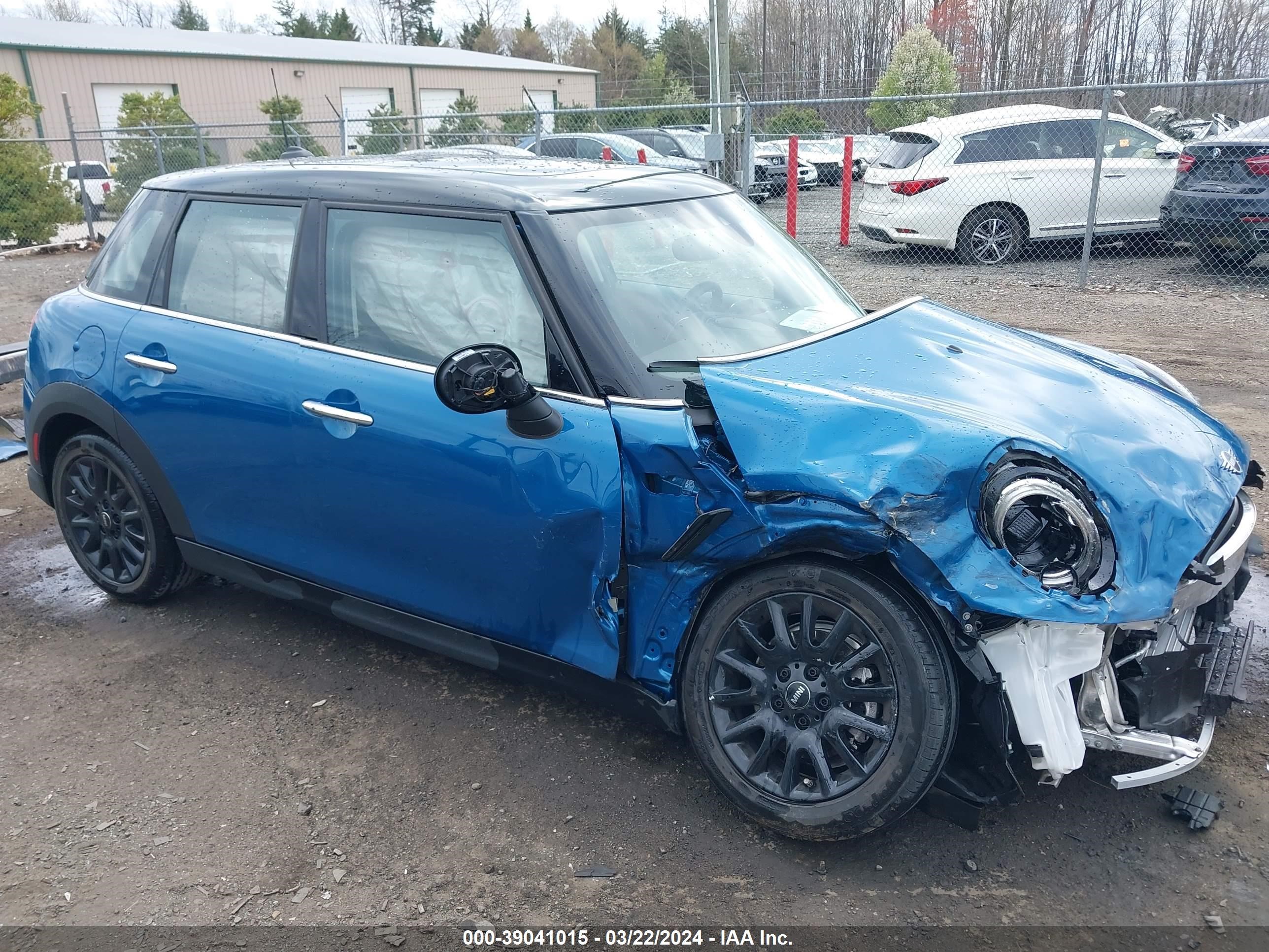 MINI HARD TOP 2023 wmw33dk0xp2t29602