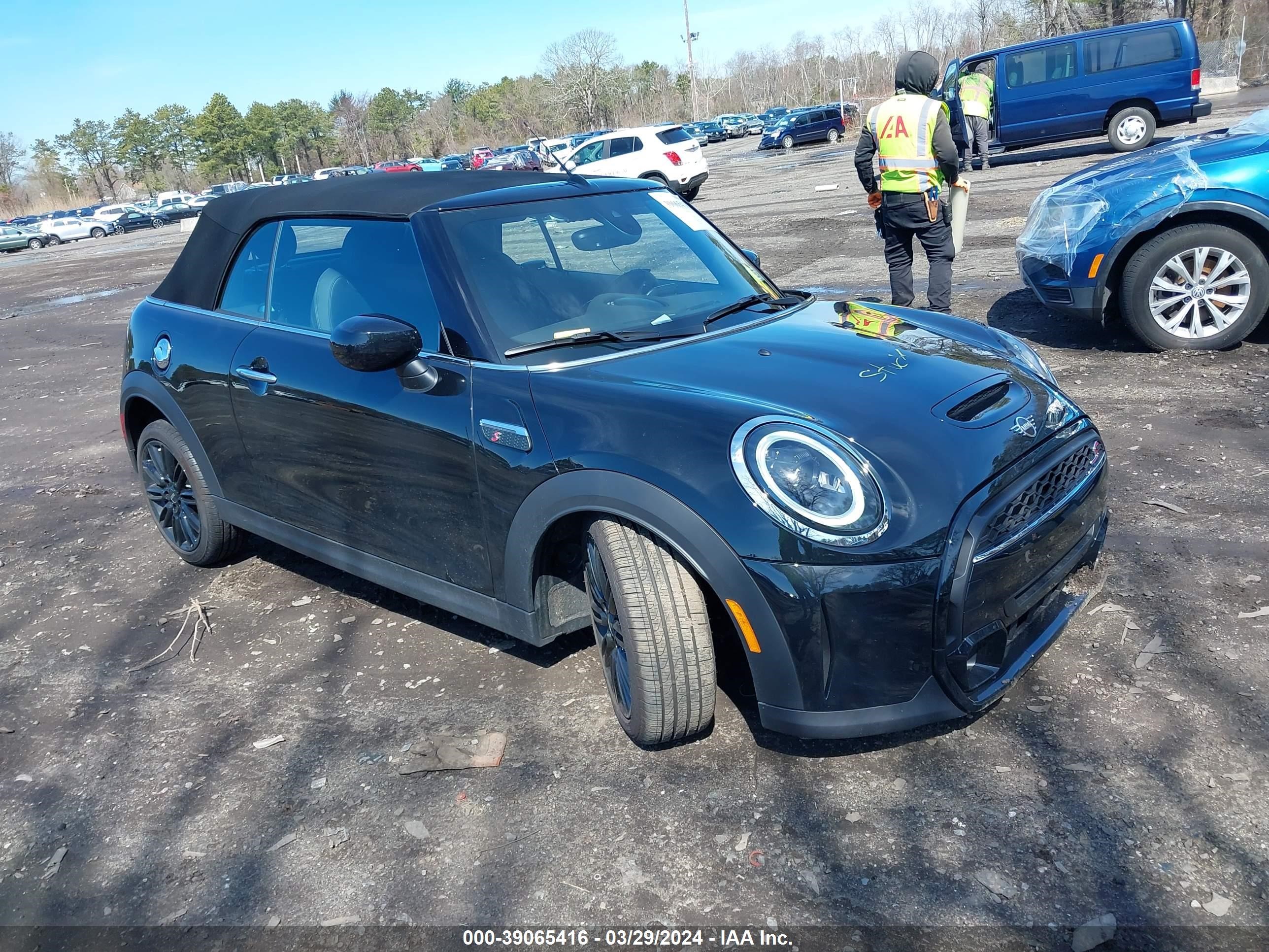 MINI CONVERTIBLE 2024 wmw43dl0xr3r83418