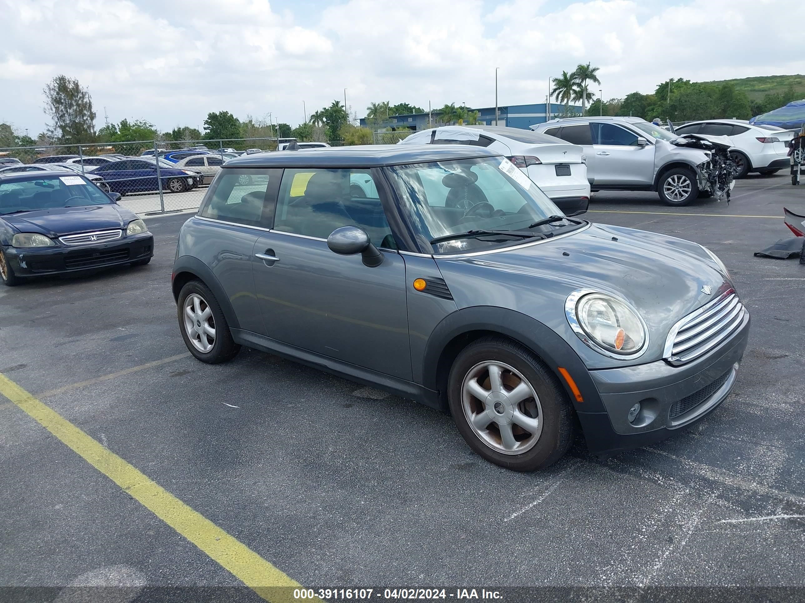 MINI COOPER 2010 wmwmf3c53atz23174