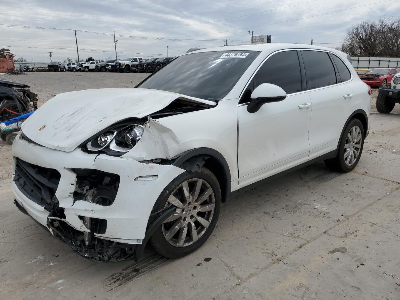 PORSCHE CAYENNE 2016 wp1aa2a20gka38189