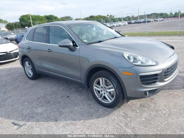 PORSCHE CAYENNE 2016 wp1aa2a21gla01758