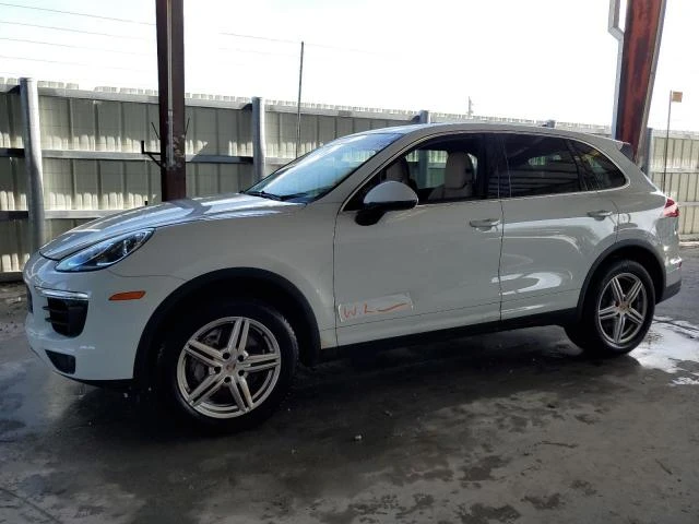 PORSCHE CAYENNE 2016 wp1aa2a22gka11317