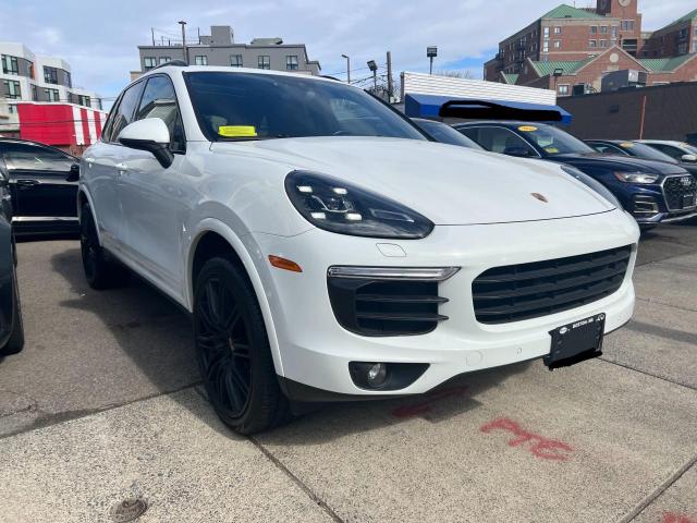 PORSCHE CAYENNE 2017 wp1aa2a22hka88058