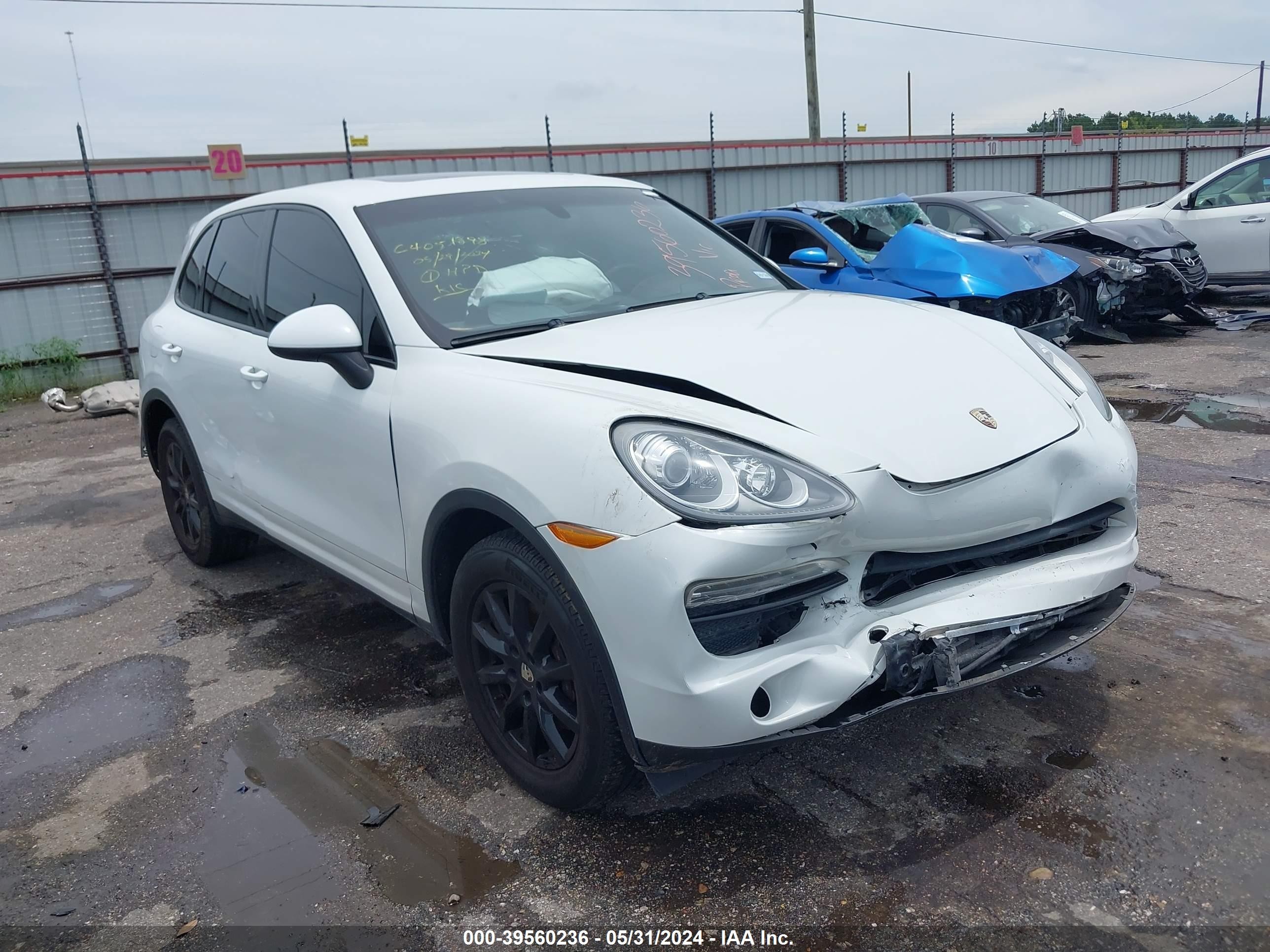 PORSCHE CAYENNE 2012 wp1aa2a23cla09287